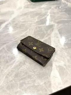 Louis Vuitton ダークブラウン キーケース