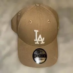 New Era 9FORTY LAロゴ ベージュキャップ