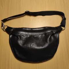 イルビゾンテ　ボディバッグ　ショルダー　ブラック　レザー