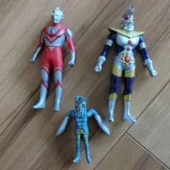 ウルトラマンフィギュア2体セット おまけ付き