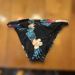 水着のパンツのサムネイル