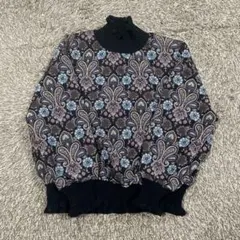 刺繍花柄ハイネック