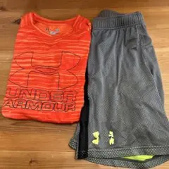 UNDER ARMOUR オレンジTシャツとグレーショートパンツセット