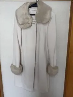 LIEBE ROSA ホワイトファーコート。ヴィンテージ品。美品。オシャレ 