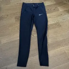 Nike Dri-FIT ブラック タイツ