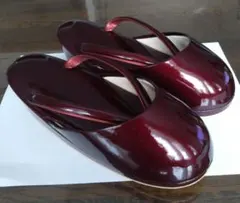 深紅は光沢　防寒草履 花柄内装23㌢