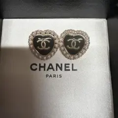CHANEL 黒ハート型ボタン パール付き2個セット