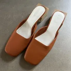 セリーヌ スクエアトゥ サンダル パテントレザー エナメル エンジ色
