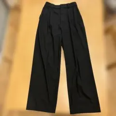 ユニクロ 黒 ワイドパンツ バックポケット付き
