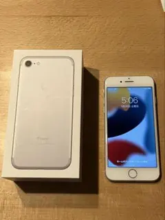 iPhone7 128GB シルバー 箱あり 目立つ傷なし