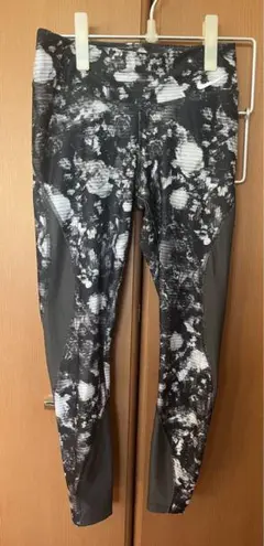 ナイキ　ヨガウェア　レギンス　レディース　ヨガレギンス　ランニング　速乾　美品