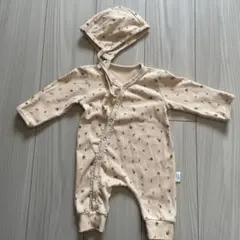 ボンネット付きベージュ花柄ロンパース