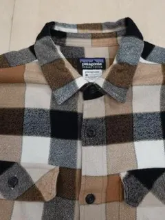 patagonia フィヨルドフランネルシャツ