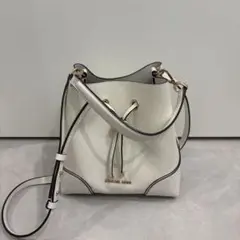 ホワイトレザー 巾着型ショルダーバッグ