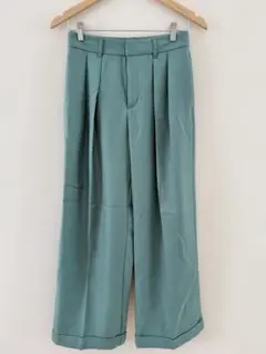 GU ◎ インタックワイドパンツ