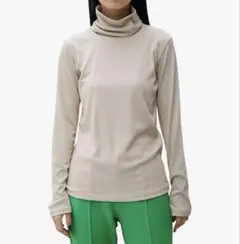 azul by moussy ベーシックリブタートルネックトップス　ベージュ