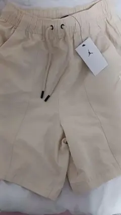 Jordan ベージュ ショートパンツ