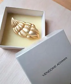 VENDOME AOYAMA ゴールドカラー ブローチのサムネイル