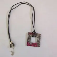 花柄ロングペンダント