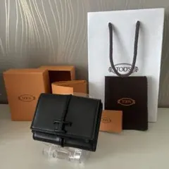 美品 希少品 TOD'S トッズ Tタイムレス 三つ折り財布 レザー ブラック
