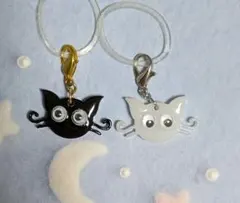 Ha.178　めじるしアクセサリー　レジン　ねこ　黒猫　白猫　チャーム