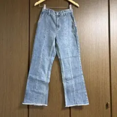グローバルワーク　ライトブルーブーツカットデニムのサムネイル