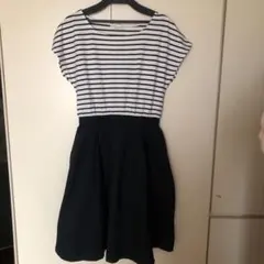 earthのワンピース　紺色