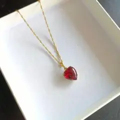西ドイツ製　ヴィンテージガラスハート型赤いペンダントネックレス