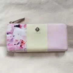 Luria 4℃ 長財布 花柄のサムネイル
