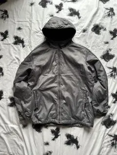 old UNIQLOグレー フード付き ナイロンジャケット　ドローコード付き