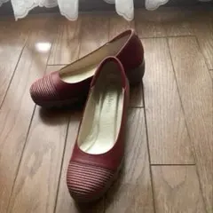 ヒルズアベニュー　21.5　レッドパンプスのサムネイル