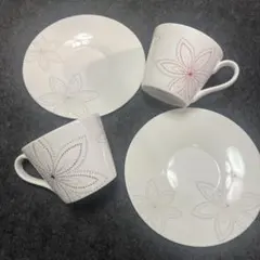 Francfrancフランフラン　レッド＆ブラック花柄　カップ＆ソ－サ－ペア