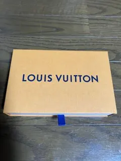ルイヴィトン　箱と布袋