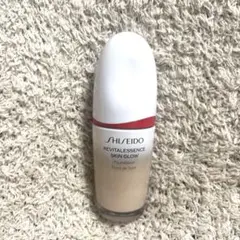 SHISEIDO エッセンススキングロウファンデーション220