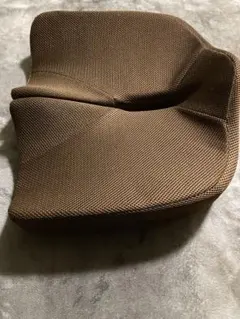 ブラウン メッシュ座椅子 人間工学デザイン