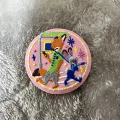 ディズニー　刺繍缶バッジ　ズートピア