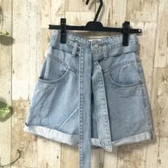 【ZARA】ザラ ライトウォッシュハイウエストデニムショートパンツ XSのサムネイル