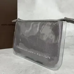 Louis Vuitton グレー クリアポーチ 9303のサムネイル