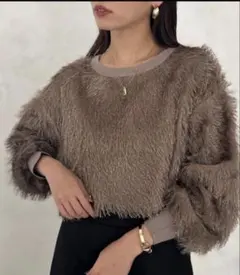 美品 シャギーボルトネックプルオーバー ブラウンのサムネイル