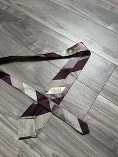 人気　ファリアーニ　ネクタイ　くすみピンク　ストライプ　大柄　日本製　高級感