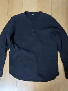 ユニクロ　　ワッフルヘンリーネックt