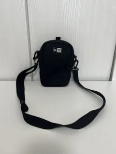NEW ERA ショルダーバッグレディースメンズ　キッズ　誰でもオッケーのサムネイル