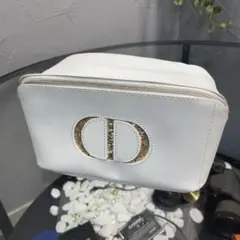 Dior ホワイト ノベルティ ロゴポーチ