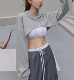 グレー クロップドパーカー フード付き Mサイズ相当