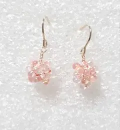 ファルファーレのフラワーボールピアス　サーモンピンク