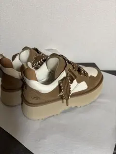 未使用UGG アグスニーカーEZ-Duzzit1167499（22.5）ベージュ - メルカリ