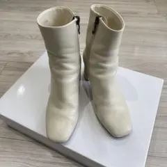 【DIANA】サイドジップ　ショートブーツ　ホワイト21.5cm