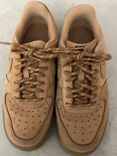 Nike ベージュ スウェード スニーカー