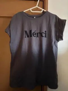 Mérci ロゴプリント Tシャツ 半袖 グレー