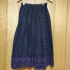 studio clip  刺しゅうスカート